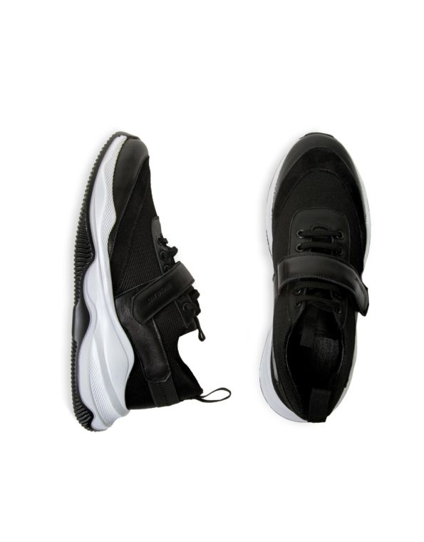 Men’s Sneakers with Suede spots, Velcro fastening backstay.