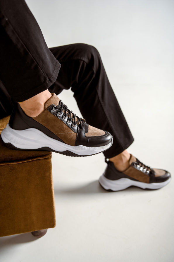 Ανδρικό Δερμάτινο-Suede Sneaker με Μαύρα Κορδόνια (W2028)