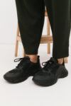 andrika-dermatina-total-black-sneakers-athletic-style-anatomic-light-fenomilano (1)