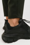 andrika-dermatina-total-black-sneakers-athletic-style-anatomic-light-fenomilano (1)